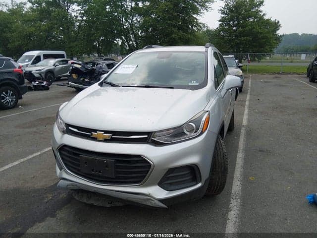 2017 CHEVROLET TRAX LT 2
