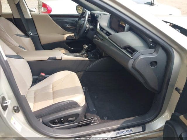 2019 LEXUS ES 300H LUXURY 5