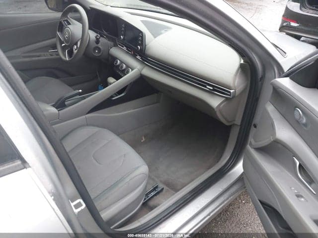 2021 HYUNDAI ELANTRA SE 3