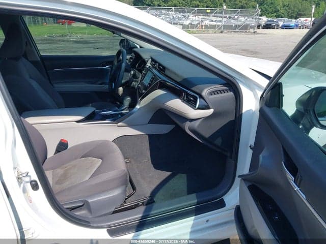 2018 TOYOTA CAMRY LE 5