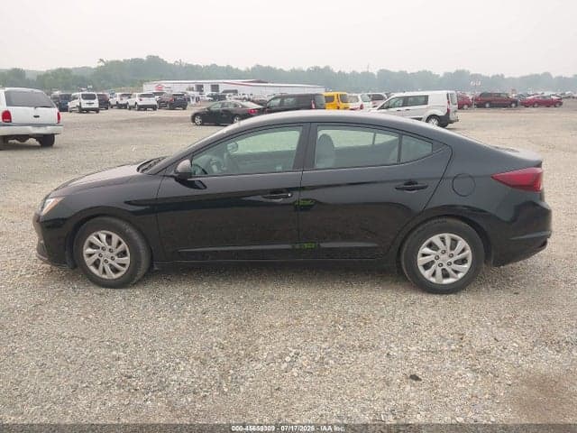 2020 HYUNDAI ELANTRA SE 19
