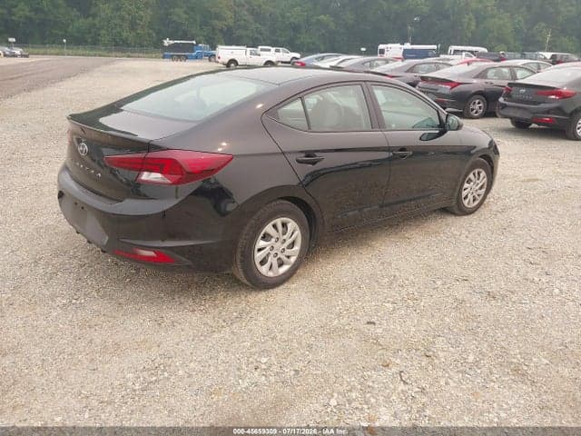 2020 HYUNDAI ELANTRA SE 4