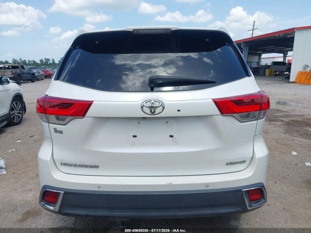 2018 TOYOTA HIGHLANDER LIMITED 16