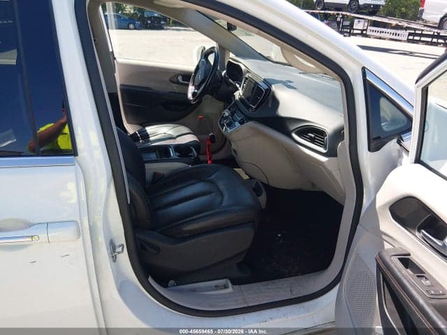 2020 CHRYSLER PACIFICA TOURING L 5