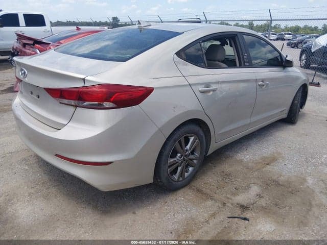 2017 HYUNDAI ELANTRA SE 4