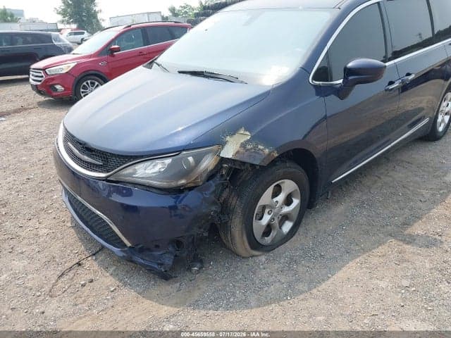 2017 CHRYSLER PACIFICA TOURING-L PLUS 6