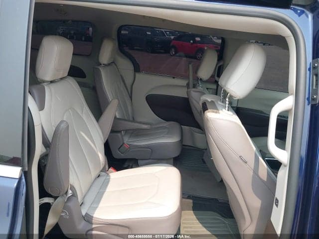 2017 CHRYSLER PACIFICA TOURING-L PLUS 8