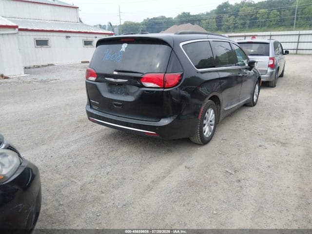 2017 CHRYSLER PACIFICA TOURING-L 4