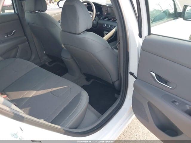 2021 HYUNDAI ELANTRA SE 8