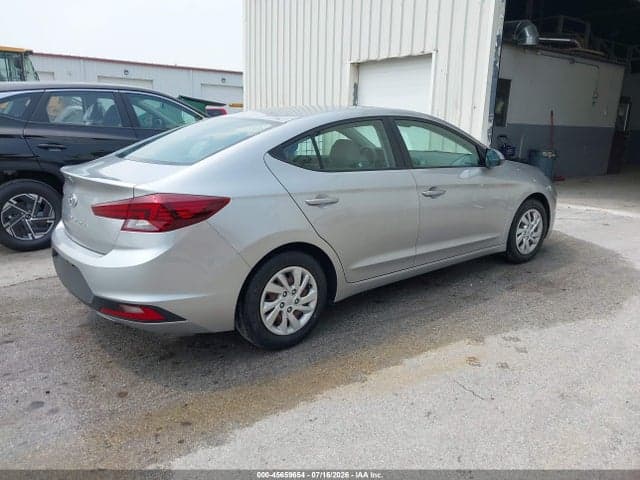 2020 HYUNDAI ELANTRA SE 4