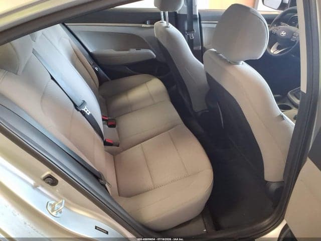 2020 HYUNDAI ELANTRA SE 8