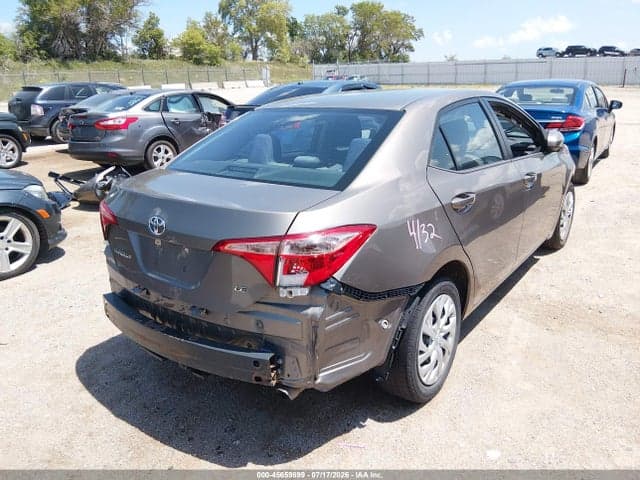 2017 TOYOTA COROLLA LE 4