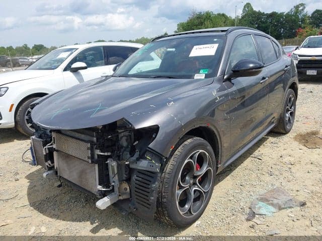 2022 ALFA ROMEO STELVIO VELOCE TI AWD 2