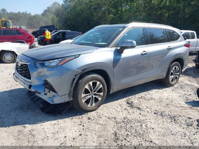 2020 TOYOTA HIGHLANDER XLE 2