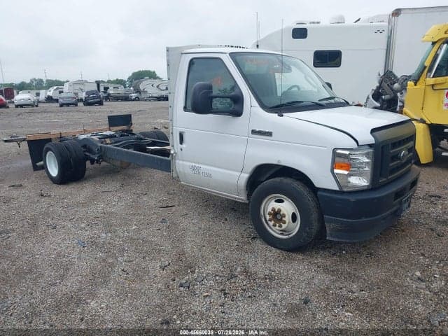 2021 FORD E-350 CUTAWAY 1
