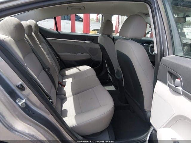 2019 HYUNDAI ELANTRA SE 8