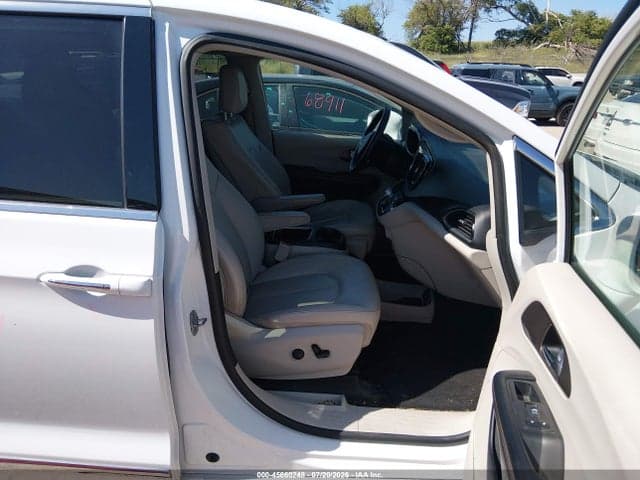 2019 CHRYSLER PACIFICA TOURING L PLUS 5
