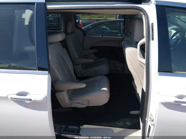 2019 CHRYSLER PACIFICA TOURING L PLUS 8