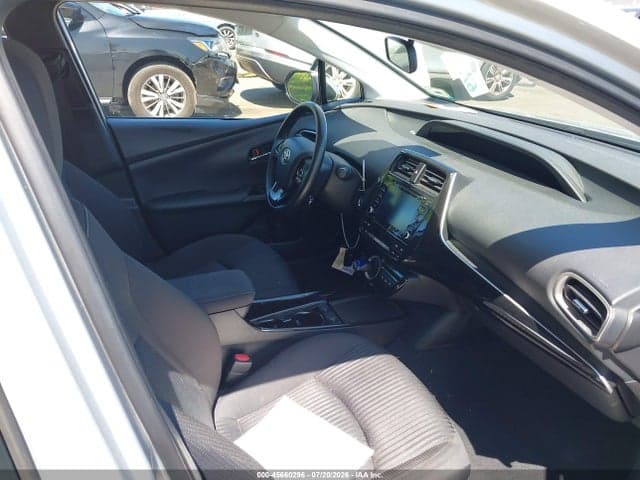 2021 TOYOTA PRIUS PRIME LE 5