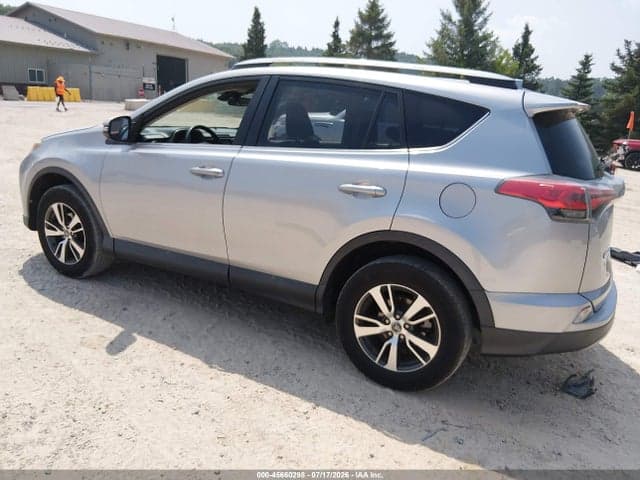 2017 TOYOTA RAV4 XLE 3