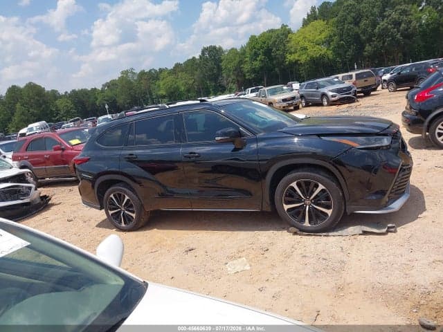 2021 TOYOTA HIGHLANDER XSE 13