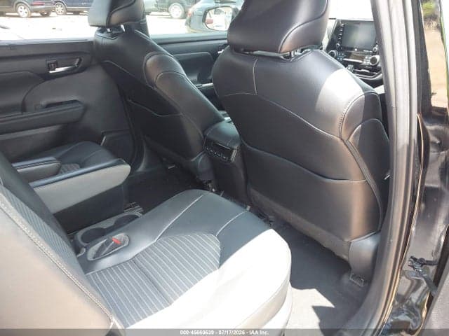 2021 TOYOTA HIGHLANDER XSE 8