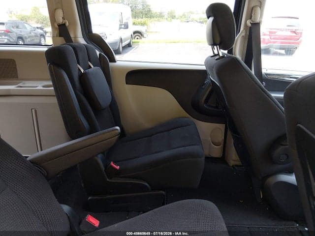 2018 DODGE GRAND CARAVAN SE 8