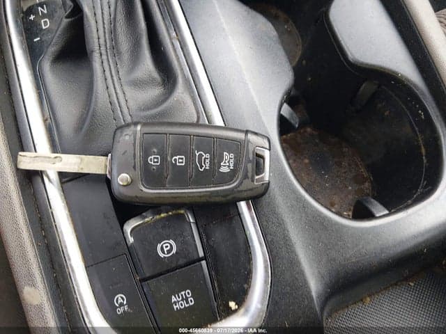 2019 HYUNDAI SANTA FE SE 11