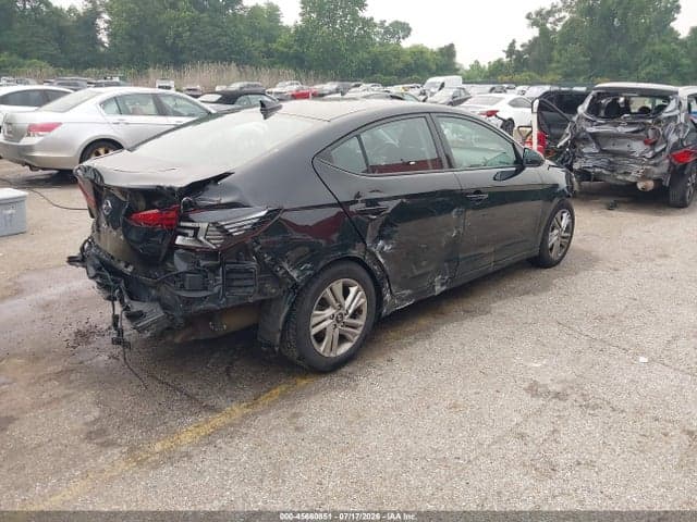 2020 HYUNDAI ELANTRA SEL 4
