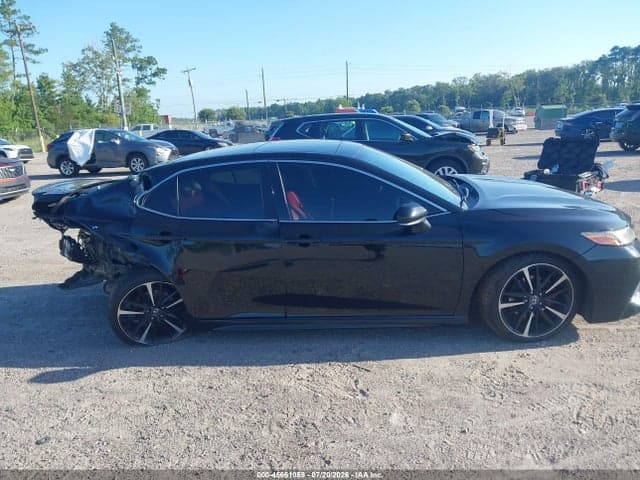 2018 TOYOTA CAMRY XSE 13