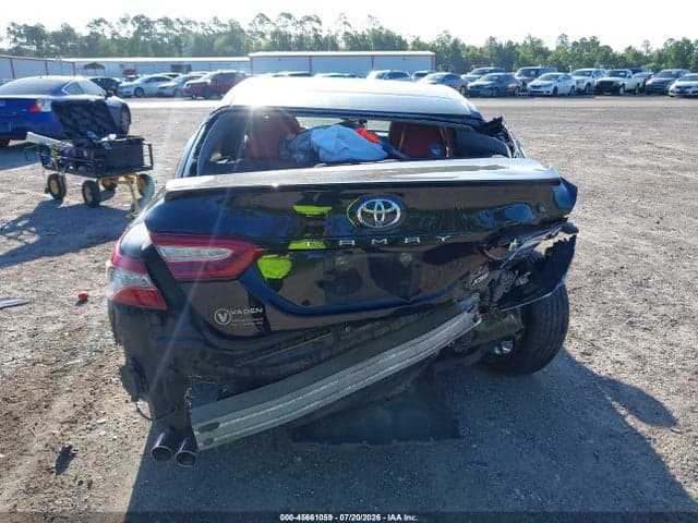 2018 TOYOTA CAMRY XSE 16