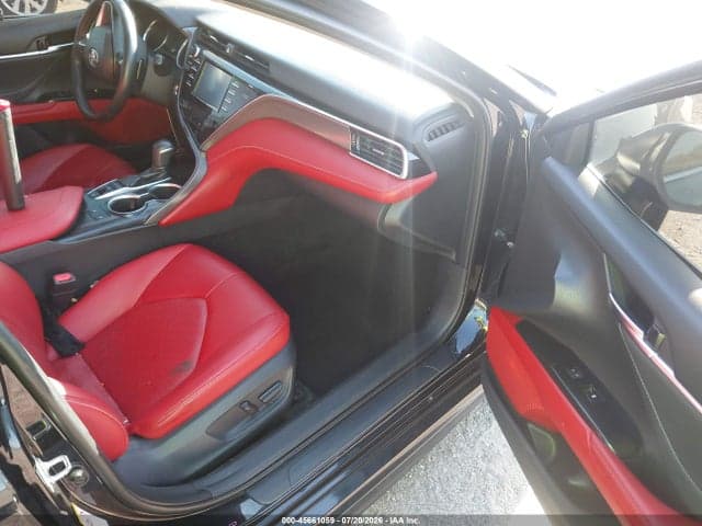 2018 TOYOTA CAMRY XSE 5