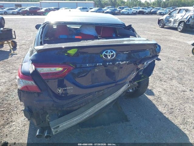 2018 TOYOTA CAMRY XSE 6
