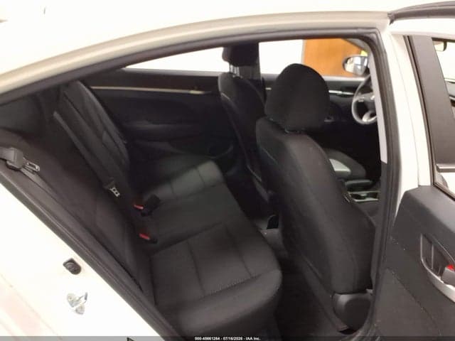 2020 HYUNDAI ELANTRA SE 8