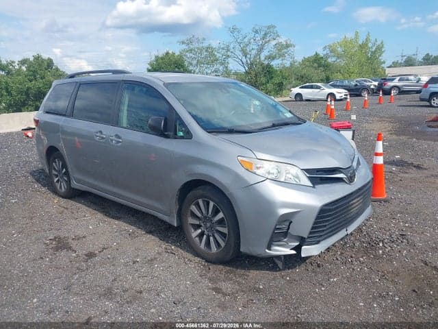 2018 TOYOTA SIENNA LE 7 PASSENGER 1