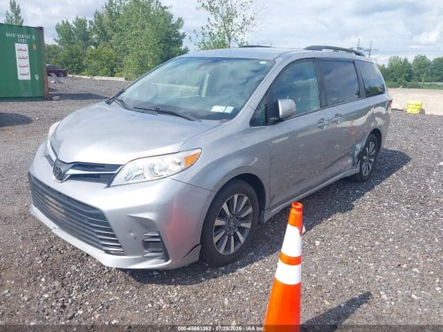 2018 TOYOTA SIENNA LE 7 PASSENGER 2