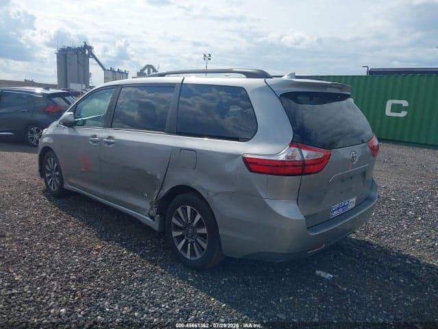 2018 TOYOTA SIENNA LE 7 PASSENGER 3