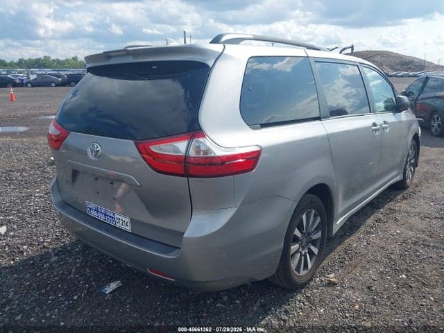 2018 TOYOTA SIENNA LE 7 PASSENGER 4