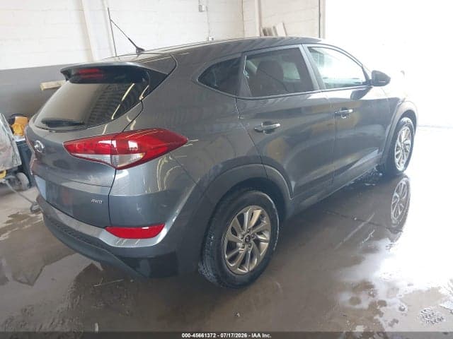 2018 HYUNDAI TUCSON SE 4