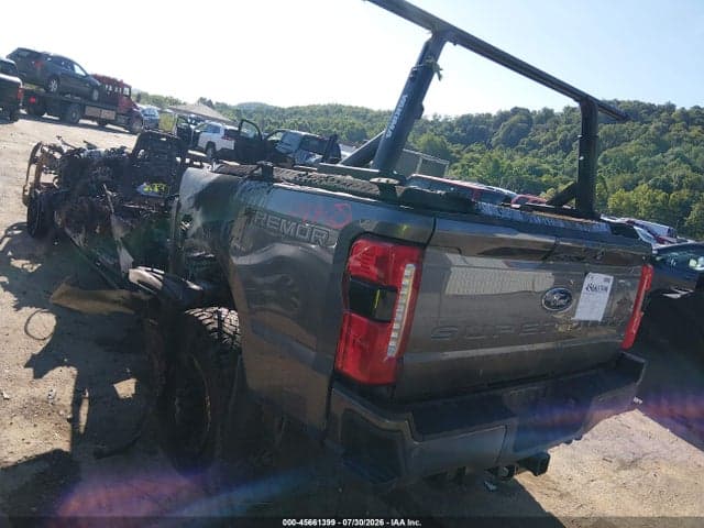2024 FORD F-250 LARIAT 3
