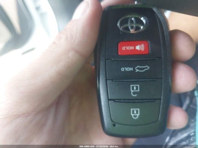 2025 TOYOTA CAMRY XSE 11