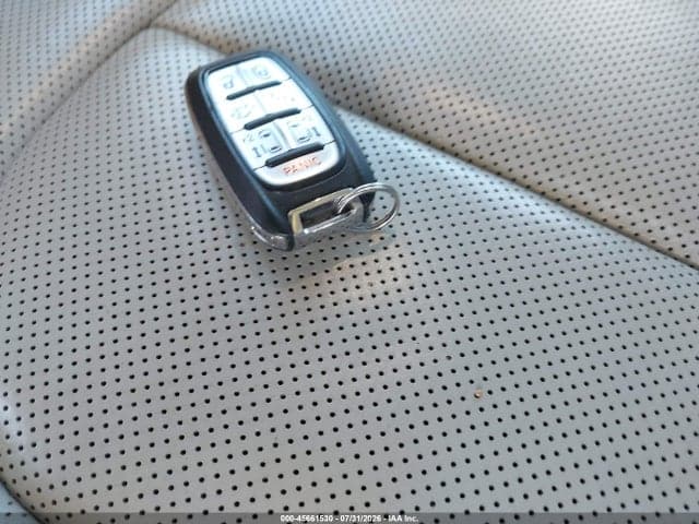 2017 CHRYSLER PACIFICA LIMITED 11