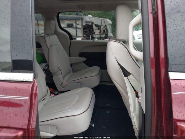 2017 CHRYSLER PACIFICA LIMITED 8