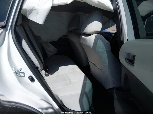 2024 TOYOTA COROLLA CROSS L 8