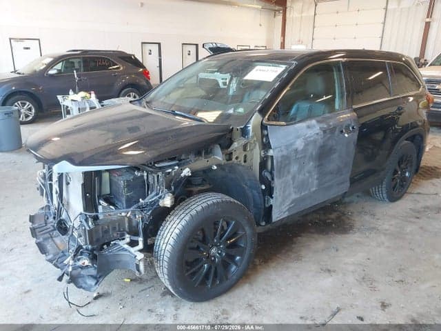 2019 TOYOTA HIGHLANDER SE 2