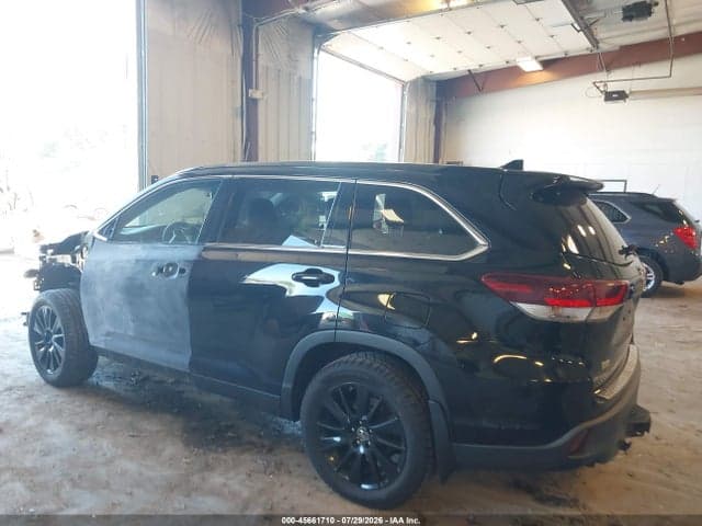 2019 TOYOTA HIGHLANDER SE 3