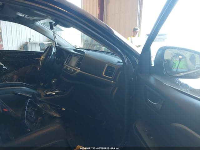 2019 TOYOTA HIGHLANDER SE 5