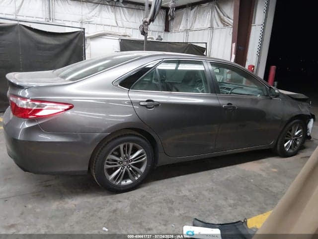 2017 TOYOTA CAMRY SE 14