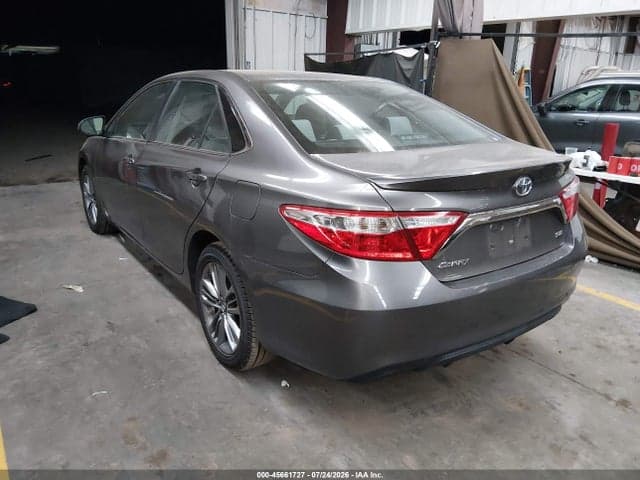2017 TOYOTA CAMRY SE 3