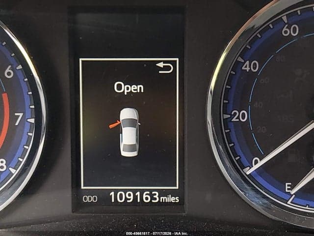 2017 TOYOTA COROLLA SE 16